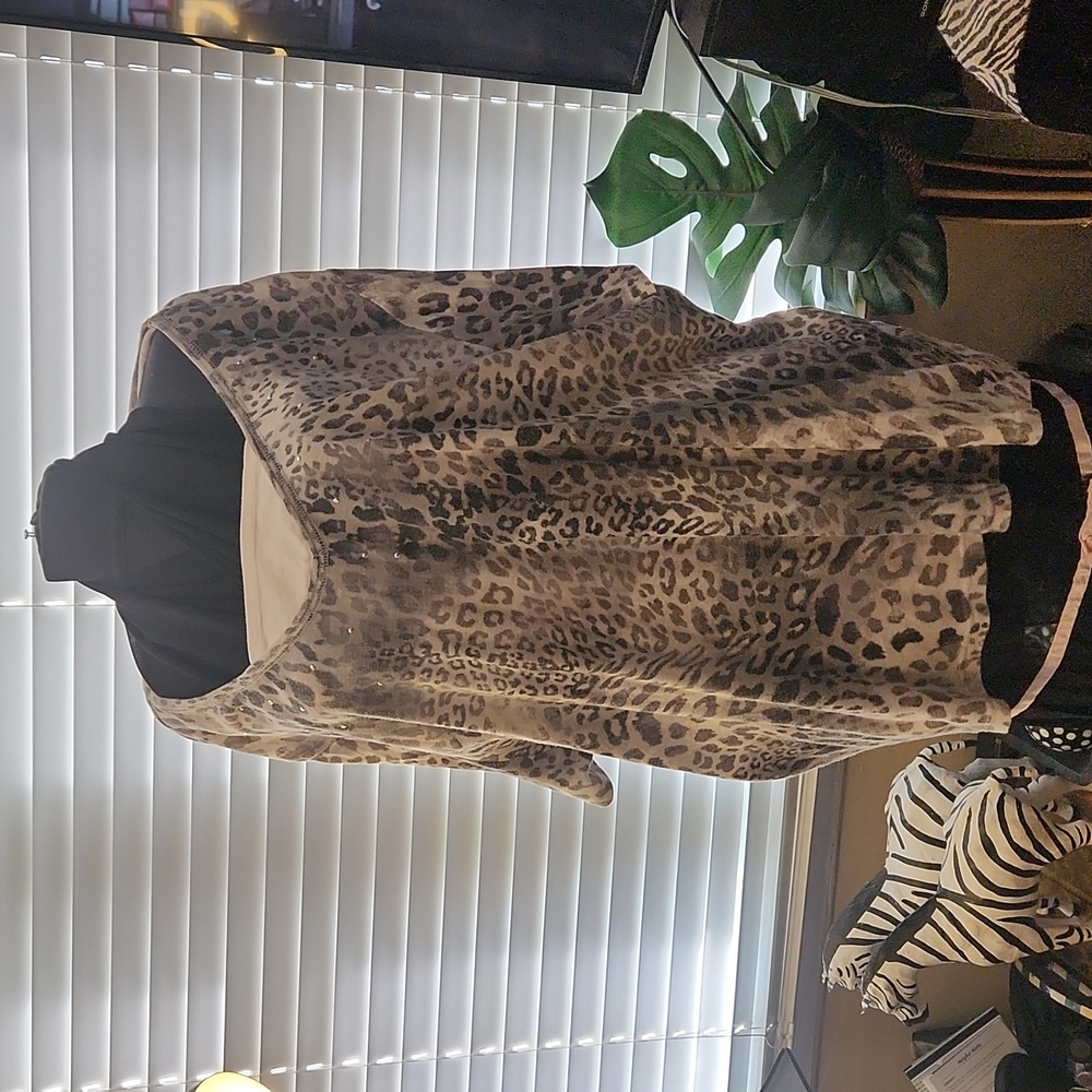 Grey Leopard Print Top